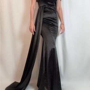 Elegant Black Maxi Dress
